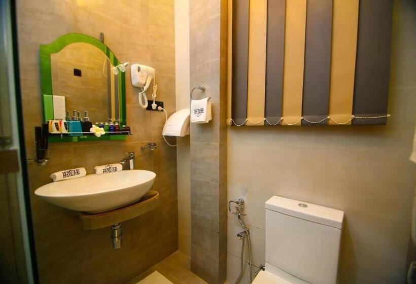 수피리어 트리플 룸, White House