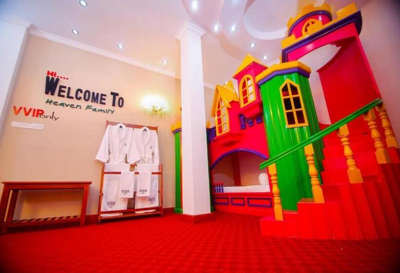 수피리어 패밀리 룸, White House