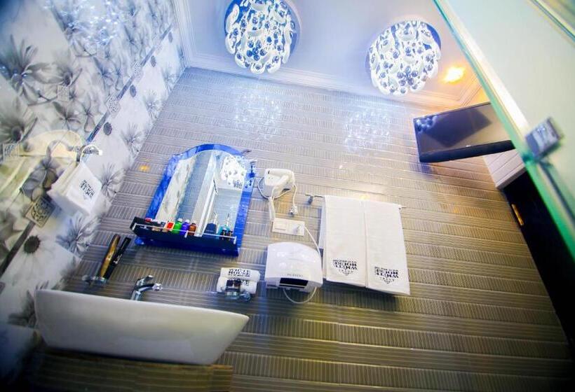 디럭스 패밀리 룸, White House