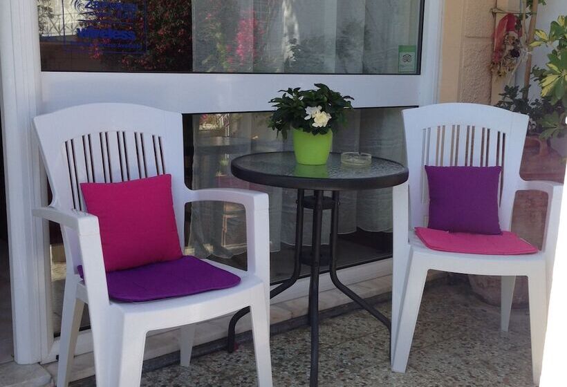 带城市景观的标准单人间, Zefyros