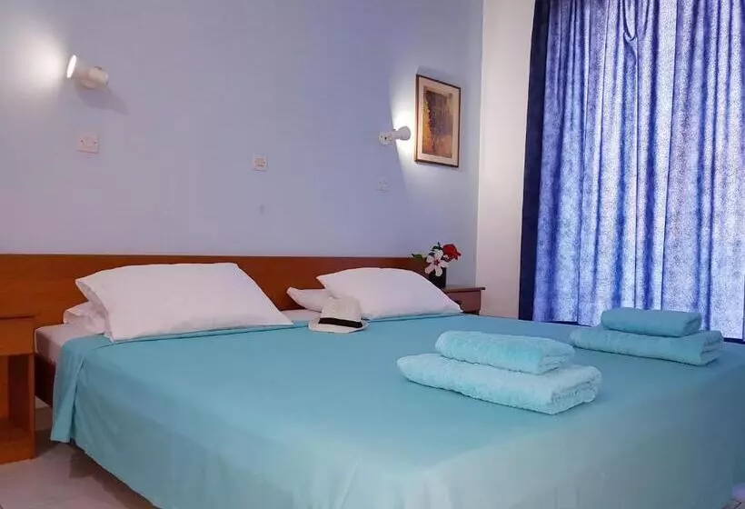 اتاق استاندارد سه تخته با بالکن, Pyrgos Hotel Apartments