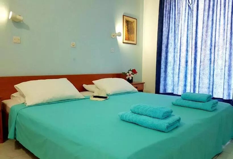 اتاق استاندارد سه تخته با بالکن, Pyrgos Hotel Apartments