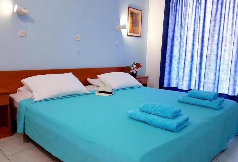 Трехместный Номер Стандарт с Балконом, Pyrgos Hotel Apartments