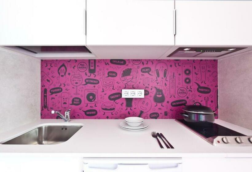 3침실 아파트 측면 바다 전망, Ryans Ibiza Apartments  Only Adults