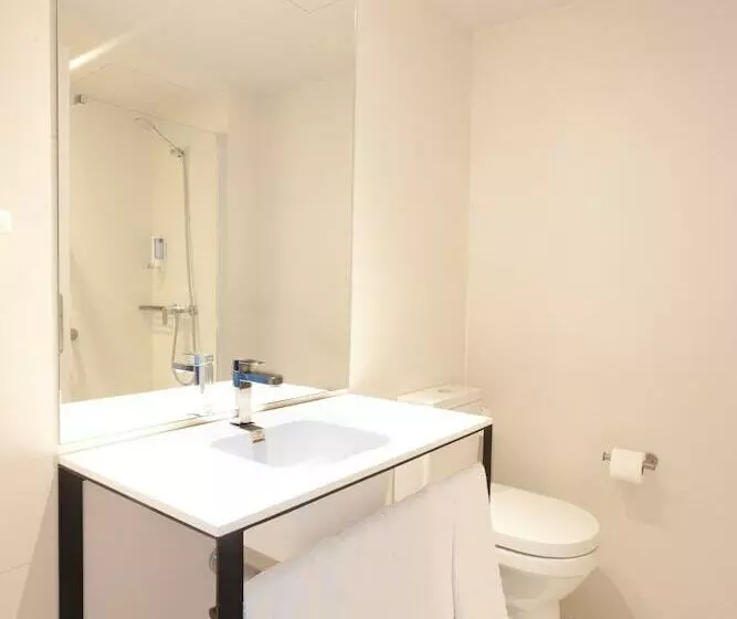 サイドオーシャンビューの３ベッドルームアパート, Ryans Ibiza Apartments  Only Adults