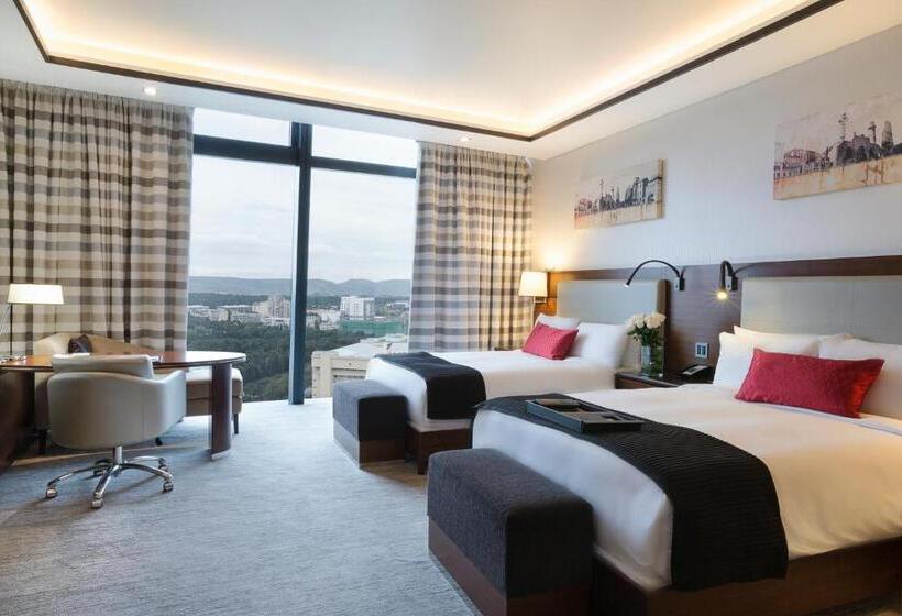 اتاق لوکس با چشمانداز شهر, Fairmont Baku Flame Towers