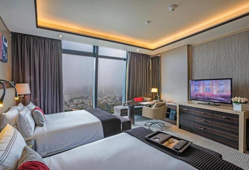 اتاق لوکس با چشمانداز شهر, Fairmont Baku Flame Towers