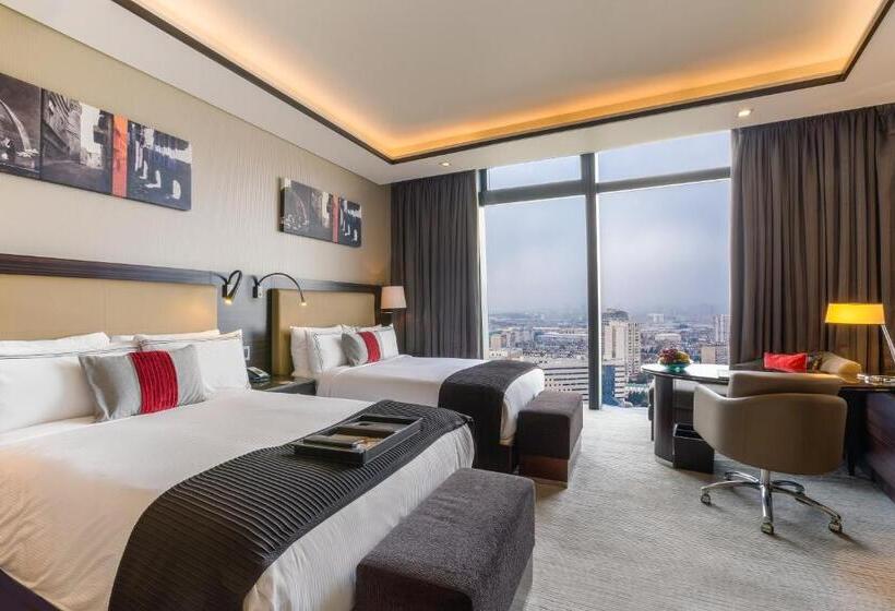 اتاق لوکس با چشم‌انداز شهر, Fairmont Baku  Flame Towers