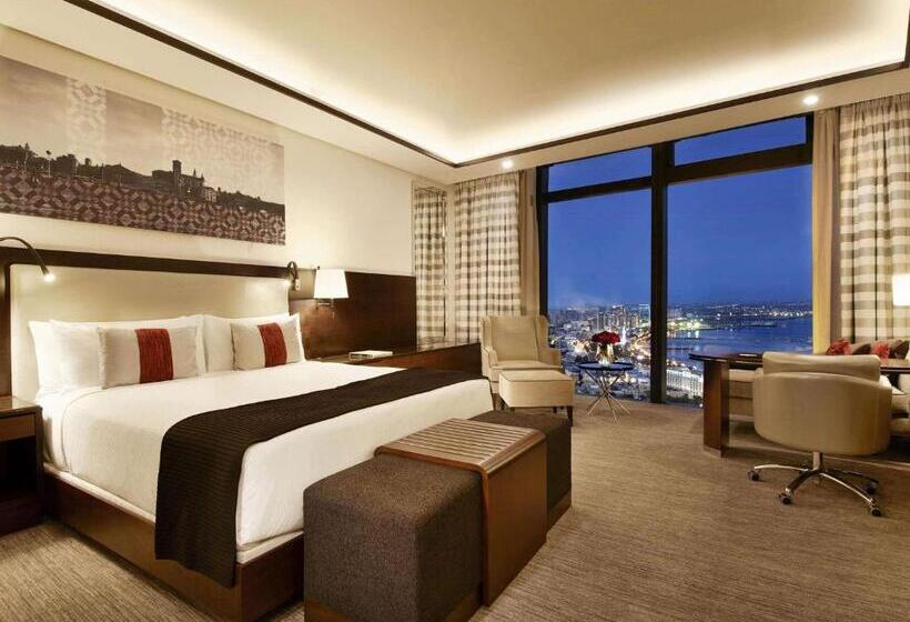 اتاق لوکس با تخت بزرگ, Fairmont Baku Flame Towers