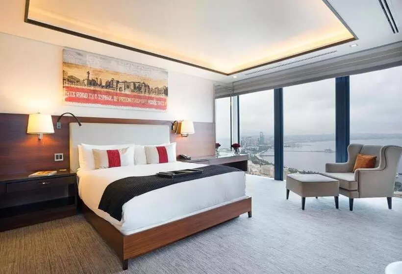 اتاق لوکس با تخت بزرگ, Fairmont Baku  Flame Towers