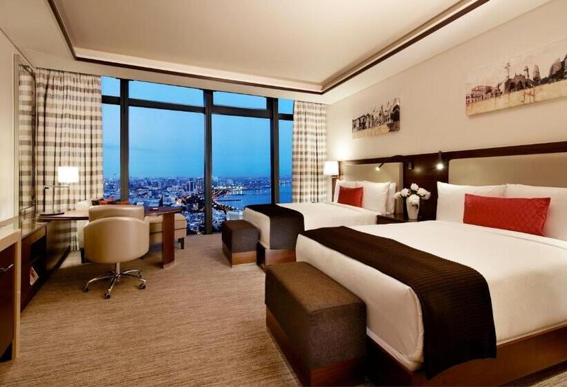 اتاق لوکس با چشمانداز باغ, Fairmont Baku Flame Towers