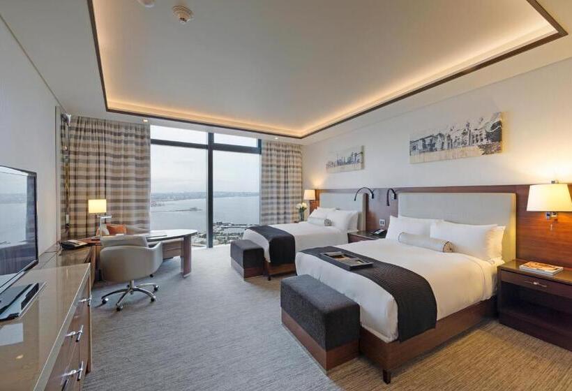 اتاق لوکس با چشمانداز باغ, Fairmont Baku Flame Towers