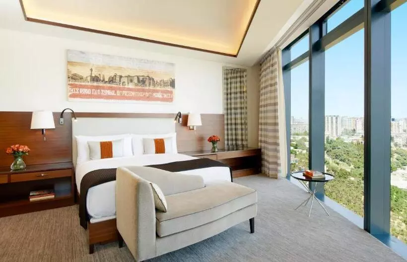 مجموعه ویستا شهر, Fairmont Baku  Flame Towers