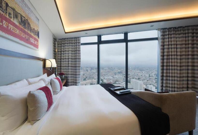 سوییت با چشمانداز دریا, Fairmont Baku Flame Towers