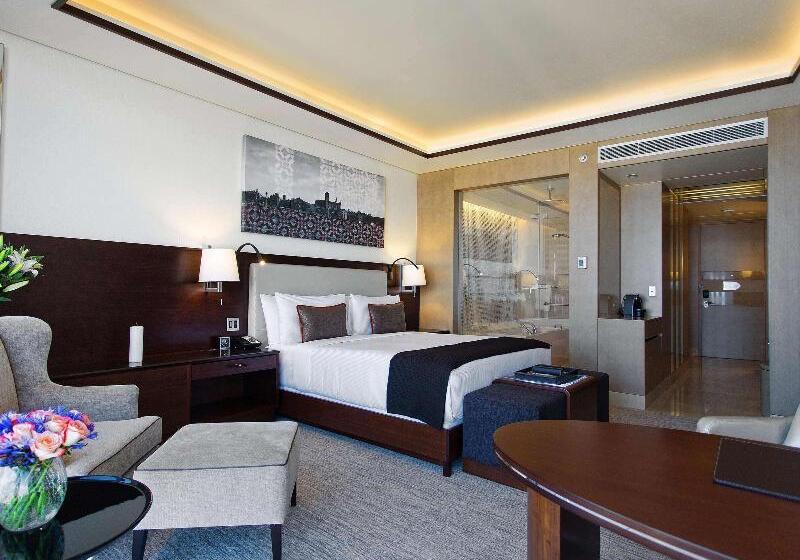 اتاق لوکس با تخت بزرگ, Fairmont Baku Flame Towers