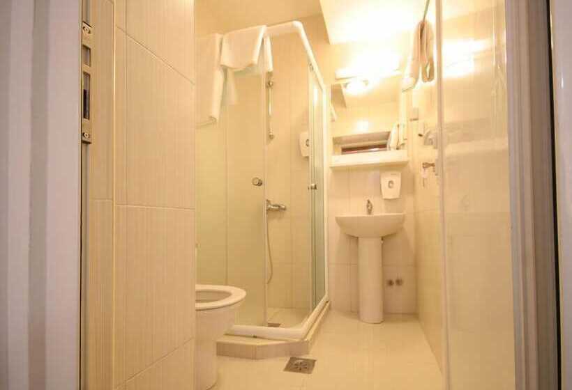 اتاق استاندارد سه نفره, Guesthouse Anja