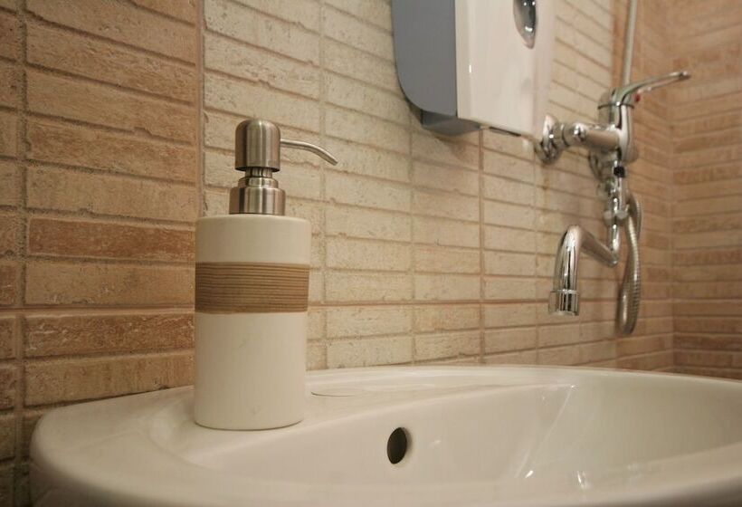 اتاق استاندارد سه نفره, Guesthouse Anja