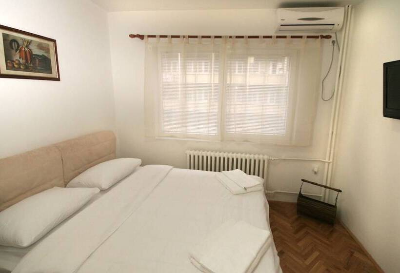 اتاق استاندارد سه نفره, Guesthouse Anja