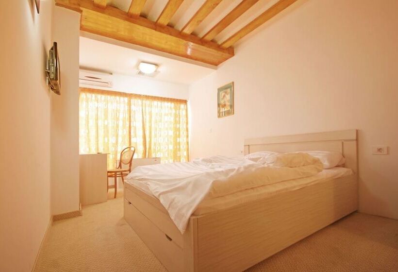 اتاق استاندارد سه نفره, Guesthouse Anja