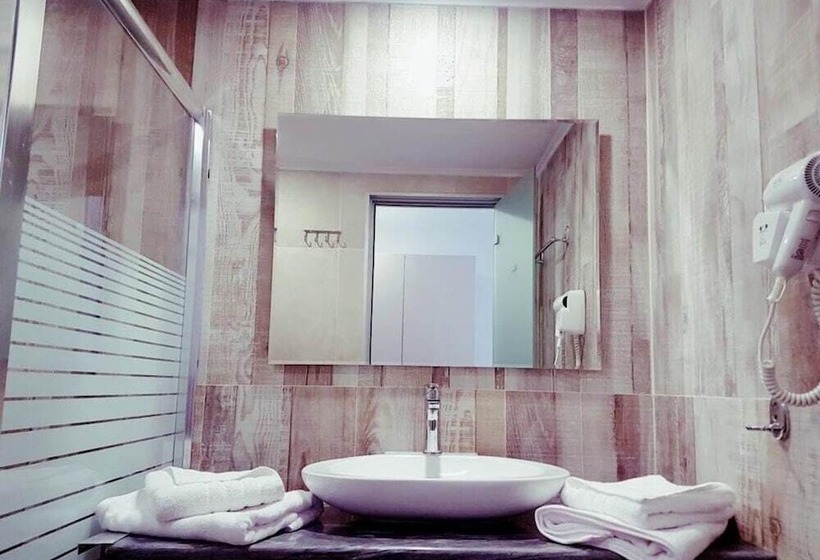 غرفة سوبيريور ثلاثية, La Luna