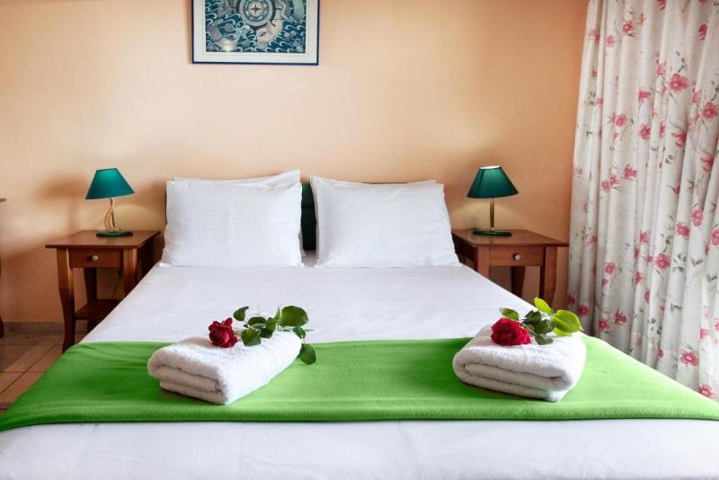 غرفة قياسية, La Luna