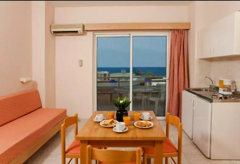 استودیوی استاندارد, Poseidonia Apartments