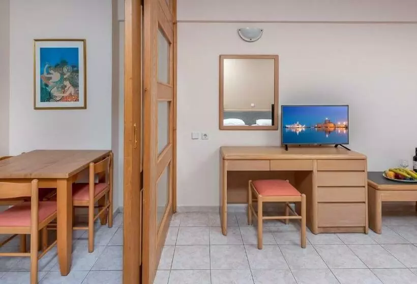 استودیوی استاندارد, Poseidonia Apartments