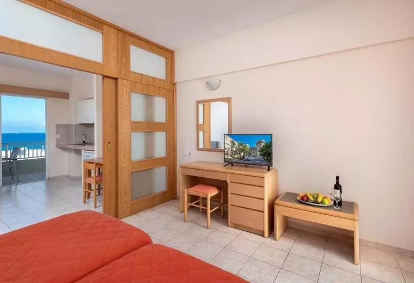 استودیوی استاندارد, Poseidonia Apartments