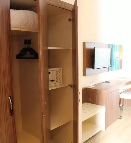 Habitación Estándar, Side West Park