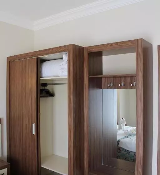 Habitación Estándar, Side West Park
