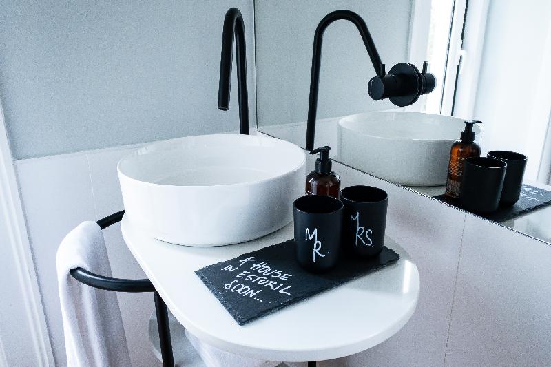 اتاق استاندارد, A House In Estoril  Adults Only