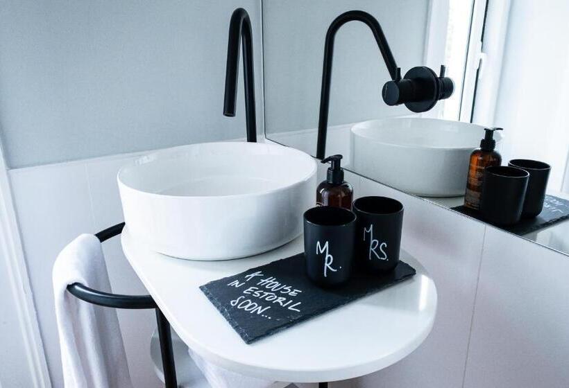 اتاق استاندارد, A House In Estoril  Adults Only