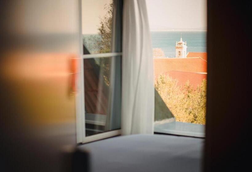 اتاق لوکس با چشمانداز دریا, A House In Estoril  Adults Only