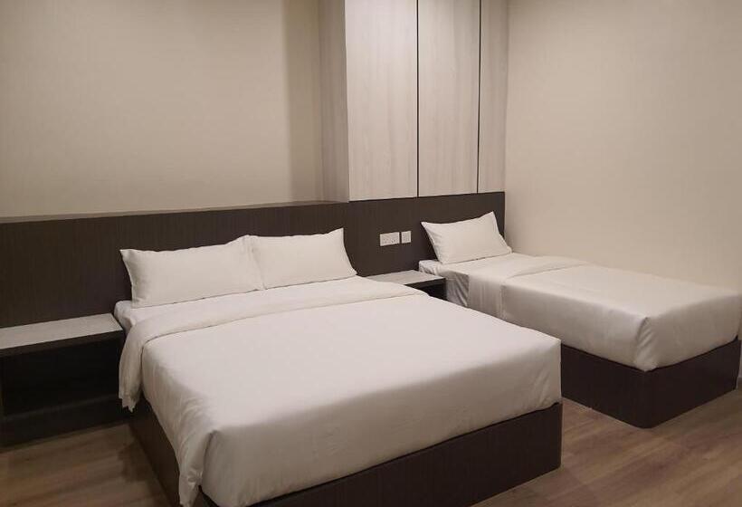 3-Bett-Standardzimmer, T Square