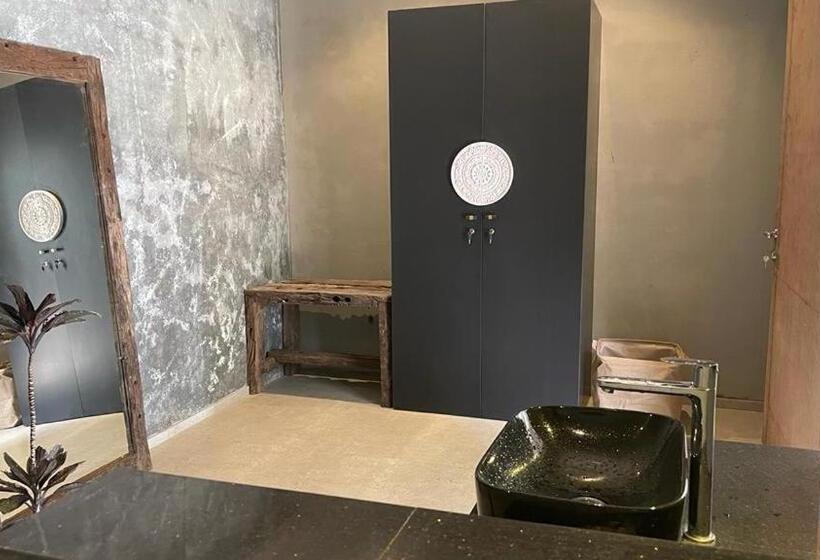 سوییت سوپریور, Antharyamin