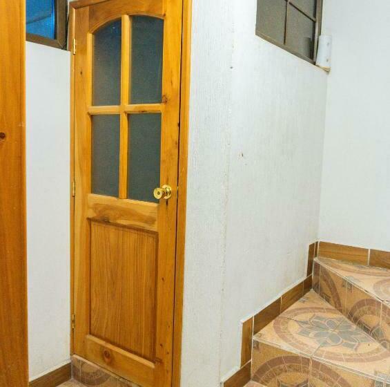 اتاق استاندارد سه نفره, Atitlan´s House