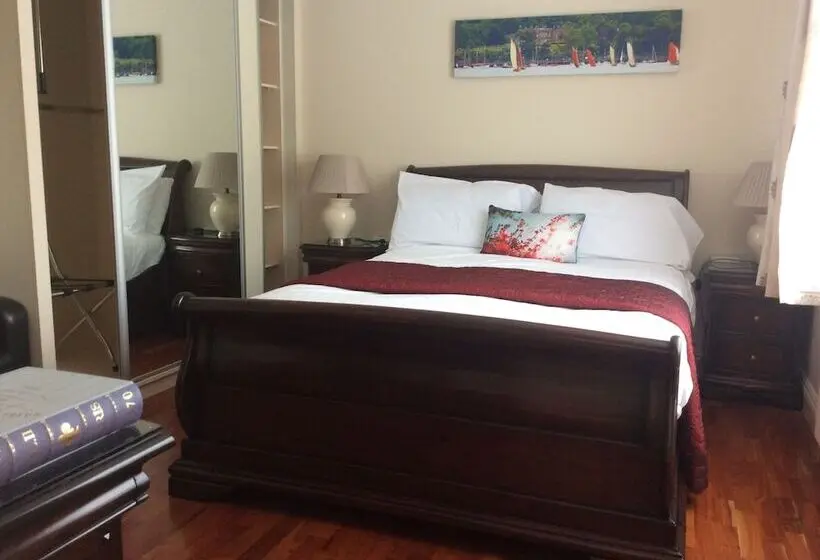 Standard Room with Hot Tub, Edencrest B&b