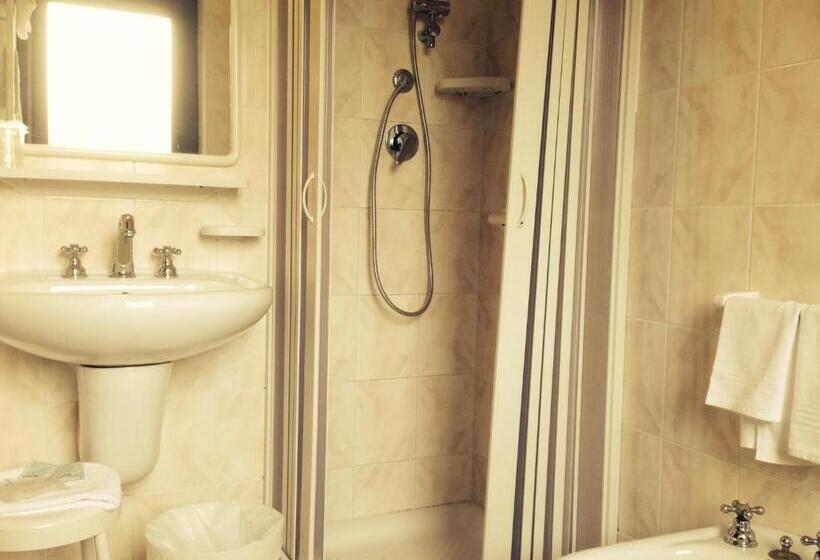 اتاق اکونومی, Colonne