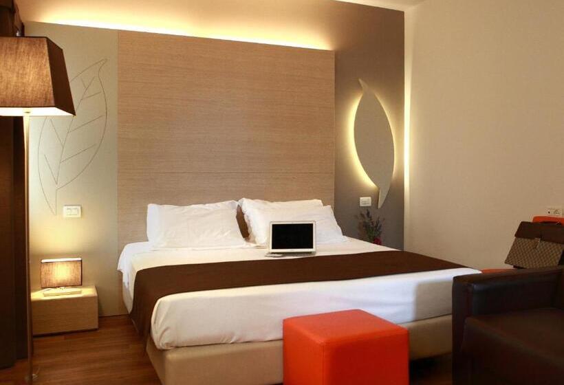 اتاق سوپریور با وان آب گرم, Colonne