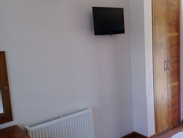 スタンダードルーム, Dinara