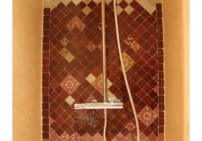 اتاق استاندارد یک نفره, Dragon Hostel Hong Kong