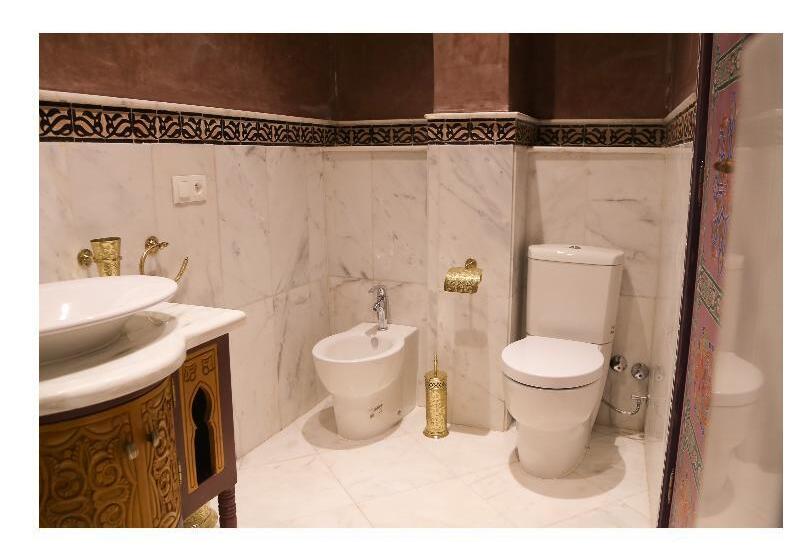 اتاق استاندارد یک نفره, Dragon Hostel Hong Kong