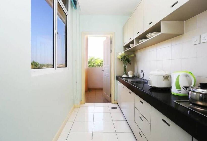 דירת שלושה חדרים, Jinhold Service Apartment