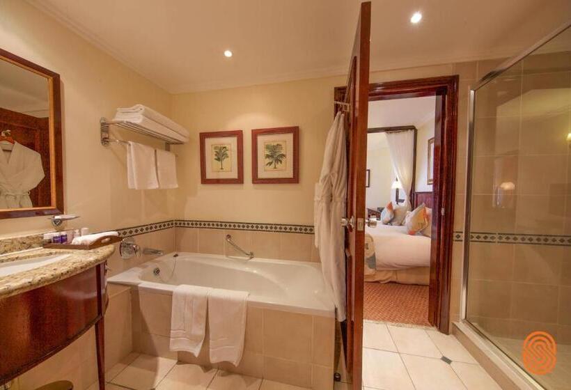 اتاق خانوادگی, Lake Kivu Serena