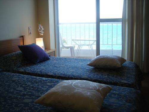 اتاق استاندارد سه تخته با چشمانداز استخر, Rodini