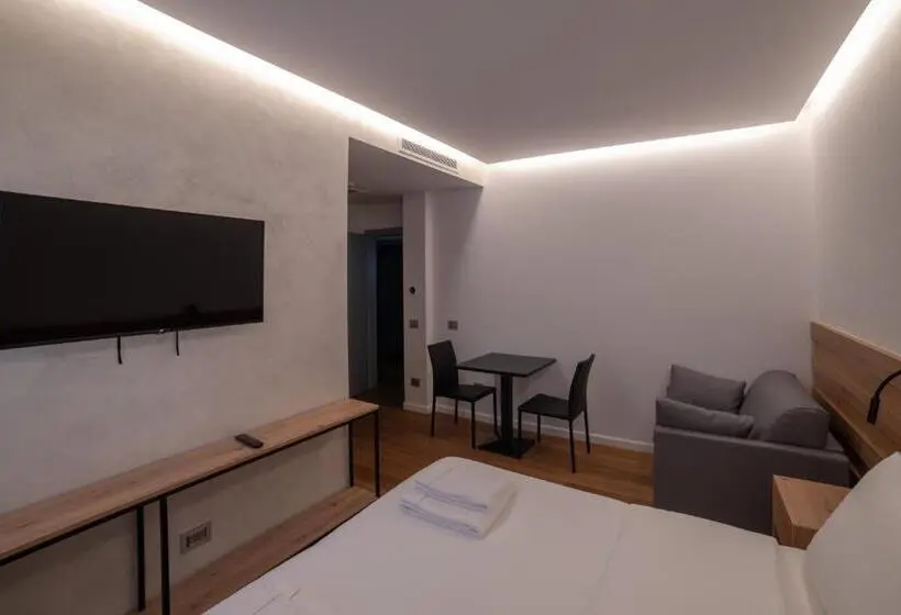 اتاق لوکس خانوادگی, Grandi 32