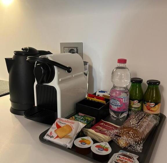 جناح سرير كينج, Grandi 32