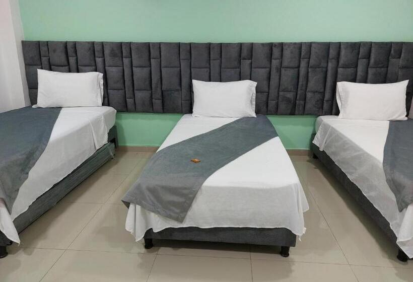 Номер Стандарт Трехместный, Empresarial