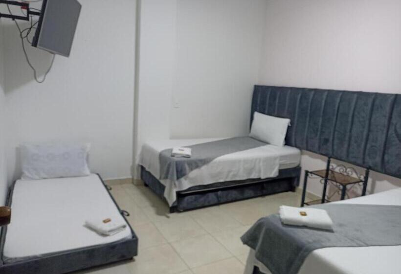 Номер Стандарт Трехместный, Empresarial