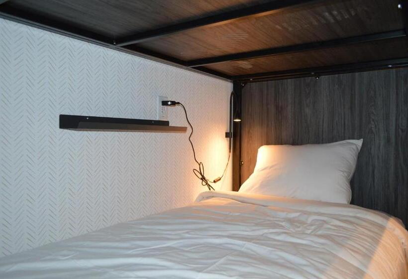 스탠다드 룸, The Pad